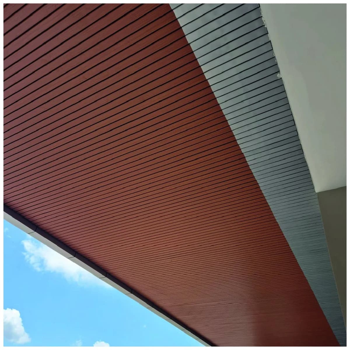 Linear Ceiling 84R V4 · 1