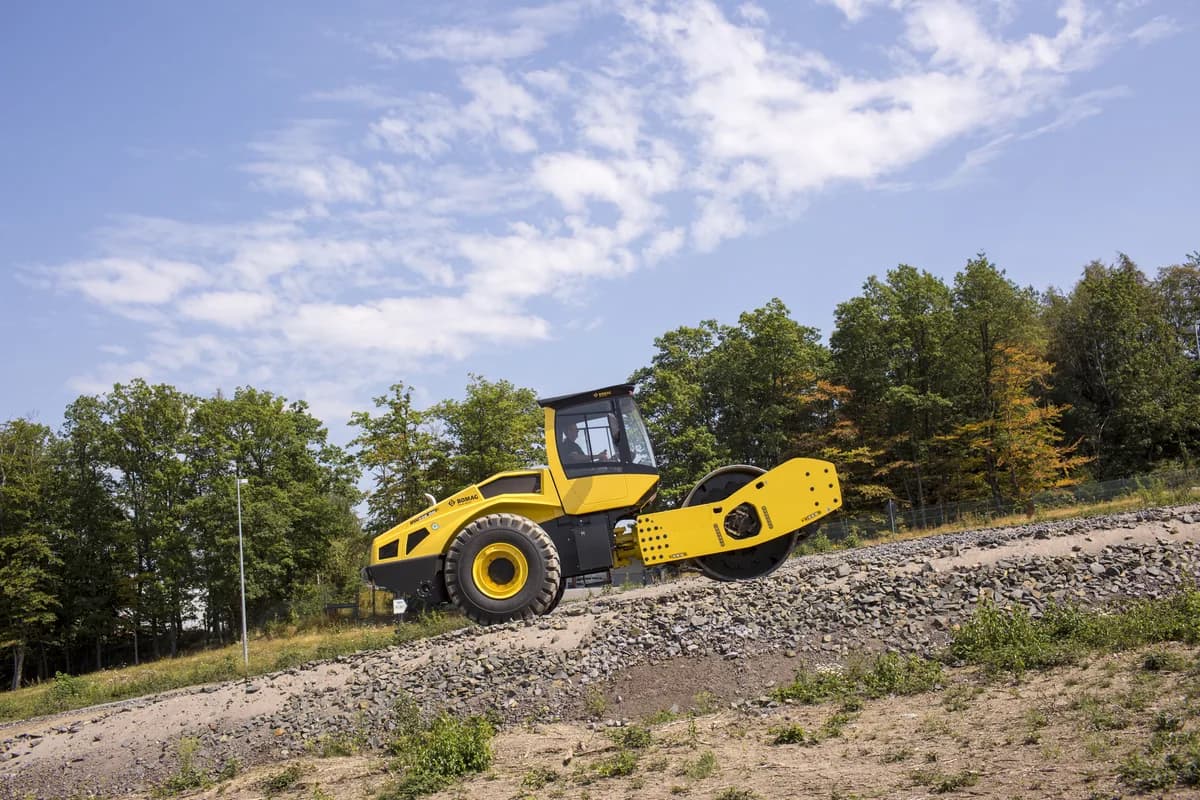 Rodillo autopropulsado BW 226 DH-5 PL