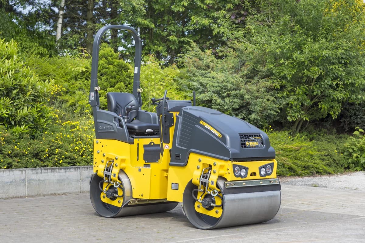 BW 100 ADM-5 light tandem roller