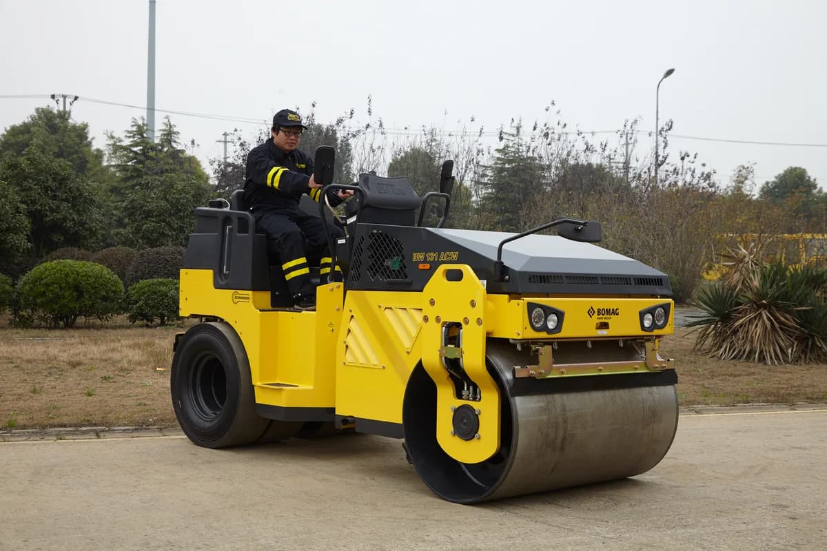 BW 131 ACW-5 light tandem roller