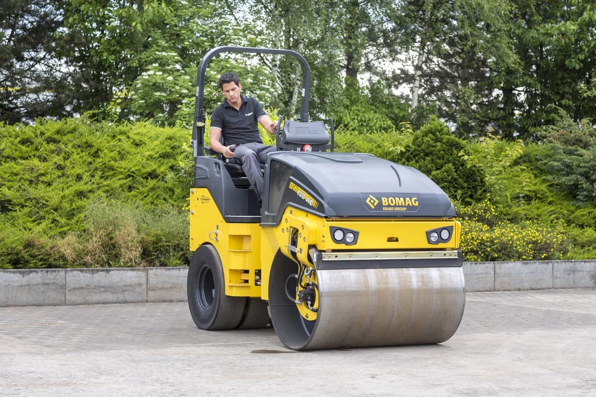 BW 138 AC-5 light tandem roller