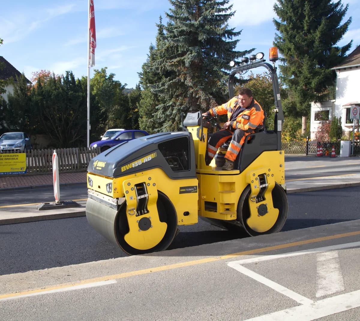 BW 138 AD-5 light tandem roller